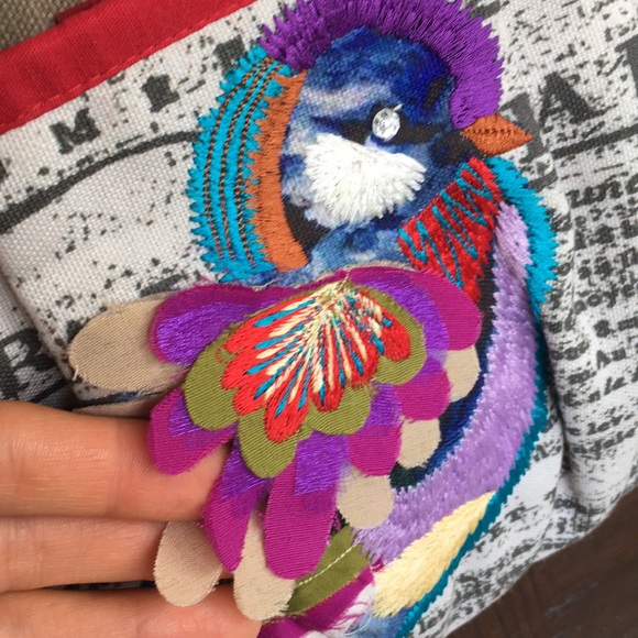 Gorgeous Embroidered Purse - Picture 3 of 16